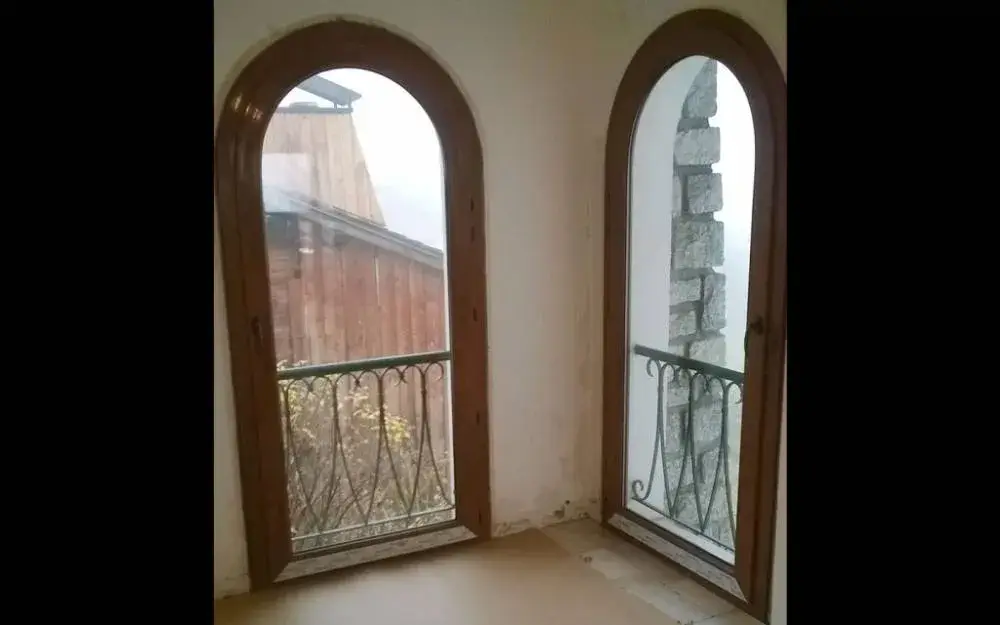 Fenêtre près de Domancy